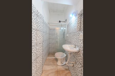 Banheiro de kitnet/studio para alugar com 1 quarto, 35m² em Bela Vista, São Paulo