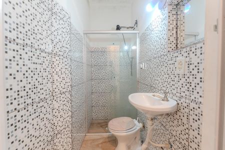 Banheiro de kitnet/studio para alugar com 1 quarto, 35m² em Bela Vista, São Paulo