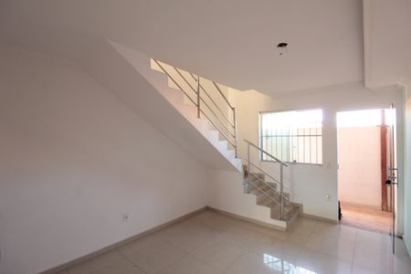 Casa de condomínio à venda com 88m², 2 quartos e 1 vagaSala