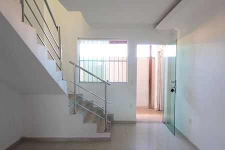 Casa de condomínio à venda com 88m², 2 quartos e 1 vagaSala