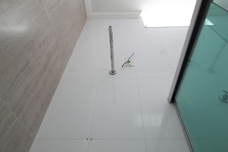 Casa de condomínio à venda com 88m², 2 quartos e 1 vagaBanheiro Social