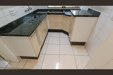 Casa para alugar com 250m², 2 quartos e 2 vagasCozinha