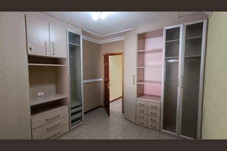 Casa para alugar com 250m², 2 quartos e 2 vagasQuarto