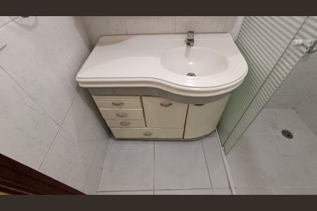 Casa para alugar com 250m², 2 quartos e 2 vagasBanheiro