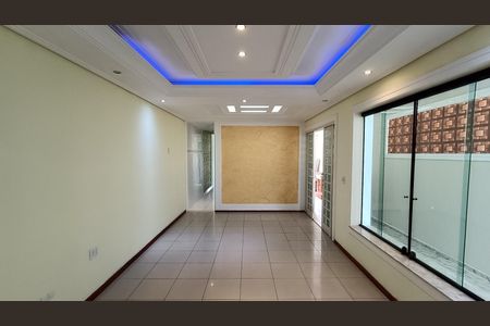 Casa para alugar com 250m², 2 quartos e 2 vagasSala