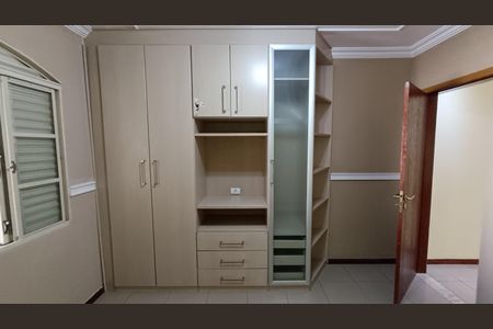Casa para alugar com 250m², 2 quartos e 2 vagasQuarto