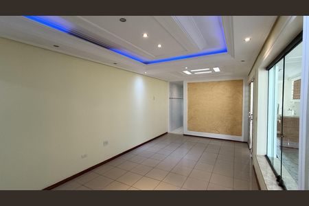 Casa para alugar com 250m², 2 quartos e 2 vagasSala