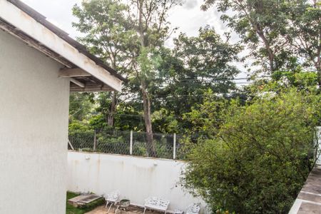Casa de condomínio à venda com 370m², 3 quartos e 4 vagas Casa de condomínio à venda com 370m², 3 quartos e 4 vagasVista