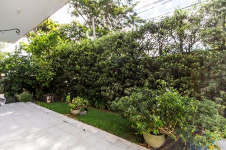 Casa de condomínio à venda com 370m², 3 quartos e 4 vagas Casa de condomínio à venda com 370m², 3 quartos e 4 vagasVista da Sala