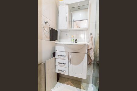 Casa de condomínio à venda com 370m², 3 quartos e 4 vagas Casa de condomínio à venda com 370m², 3 quartos e 4 vagasBanheiro de serviço