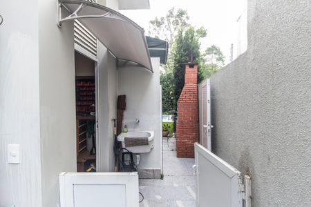 Casa de condomínio à venda com 370m², 3 quartos e 4 vagas Casa de condomínio à venda com 370m², 3 quartos e 4 vagasCorredor