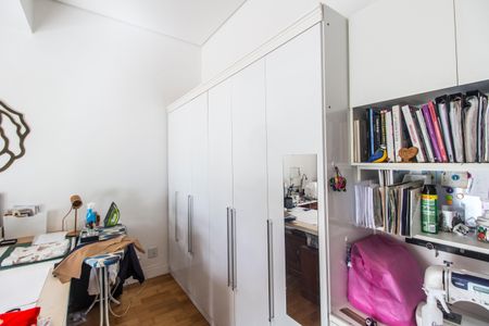 Casa de condomínio à venda com 370m², 3 quartos e 4 vagas Casa de condomínio à venda com 370m², 3 quartos e 4 vagasSuíte 2