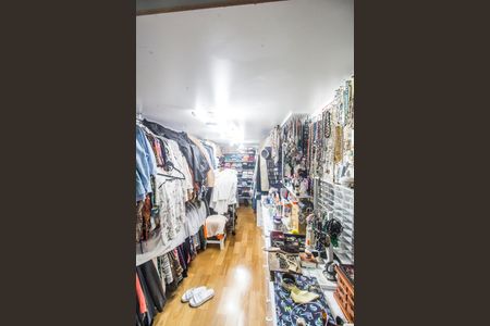 Casa de condomínio à venda com 370m², 3 quartos e 4 vagas Casa de condomínio à venda com 370m², 3 quartos e 4 vagasCloset da suíte