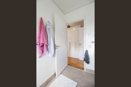 Casa de condomínio à venda com 370m², 3 quartos e 4 vagas Casa de condomínio à venda com 370m², 3 quartos e 4 vagasBanheiro da Suíte 3