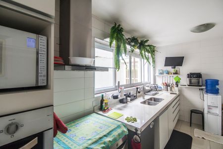 Casa de condomínio à venda com 370m², 3 quartos e 4 vagas Casa de condomínio à venda com 370m², 3 quartos e 4 vagasSala de Jantar