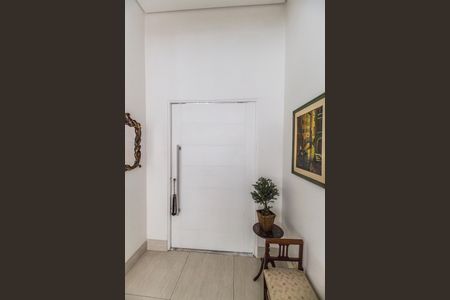 Casa de condomínio à venda com 370m², 3 quartos e 4 vagas Casa de condomínio à venda com 370m², 3 quartos e 4 vagasEntrada