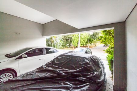 Casa de condomínio à venda com 370m², 3 quartos e 4 vagas Casa de condomínio à venda com 370m², 3 quartos e 4 vagasGaragem