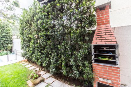 Casa de condomínio à venda com 370m², 3 quartos e 4 vagas Casa de condomínio à venda com 370m², 3 quartos e 4 vagasÁrea gourmet