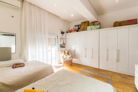 Casa de condomínio à venda com 370m², 3 quartos e 4 vagas Casa de condomínio à venda com 370m², 3 quartos e 4 vagasSuíte 3