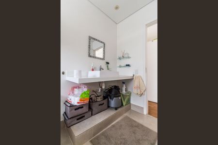 Casa de condomínio à venda com 370m², 3 quartos e 4 vagas Casa de condomínio à venda com 370m², 3 quartos e 4 vagasBanheiro da Suíte 2