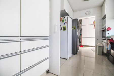 Casa de condomínio à venda com 370m², 3 quartos e 4 vagas Casa de condomínio à venda com 370m², 3 quartos e 4 vagasCozinha