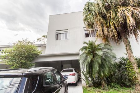 Casa de condomínio à venda com 370m², 3 quartos e 4 vagas Casa de condomínio à venda com 370m², 3 quartos e 4 vagasGaragem