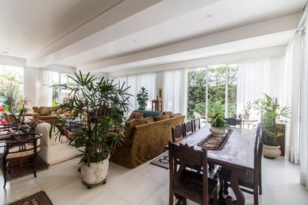 Casa de condomínio à venda com 370m², 3 quartos e 4 vagas Casa de condomínio à venda com 370m², 3 quartos e 4 vagasSala de Jantar