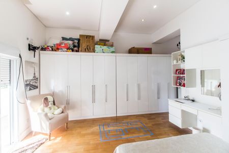 Casa de condomínio à venda com 370m², 3 quartos e 4 vagas Casa de condomínio à venda com 370m², 3 quartos e 4 vagasSuíte 3