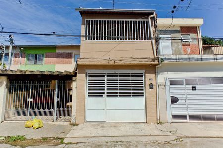 Casa à venda com 100m², 3 quartos e 1 vaga Casa à venda com 100m², 3 quartos e 1 vagaFachada