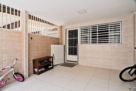 Casa à venda com 100m², 3 quartos e 1 vaga Casa à venda com 100m², 3 quartos e 1 vagaGaragem