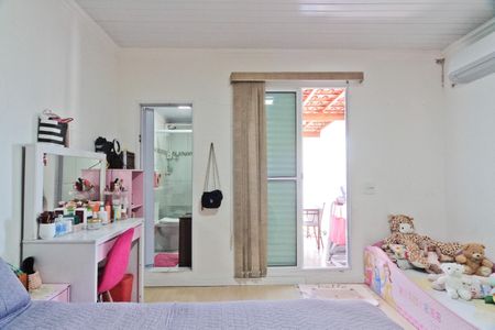 Casa à venda com 100m², 3 quartos e 1 vaga Casa à venda com 100m², 3 quartos e 1 vagaSuíte