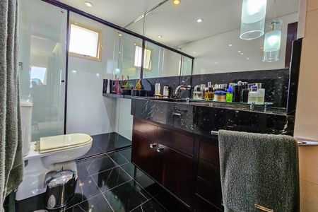 Apartamento à venda com 127m², 2 quartos e 3 vagasBanheiro Social