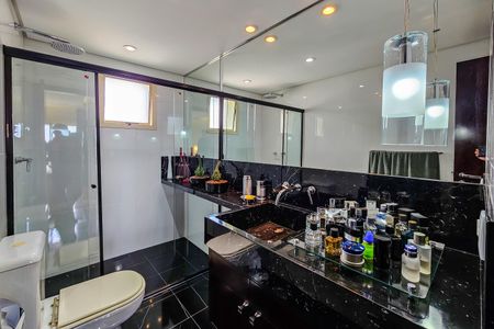 Apartamento à venda com 127m², 2 quartos e 3 vagasBanheiro Social