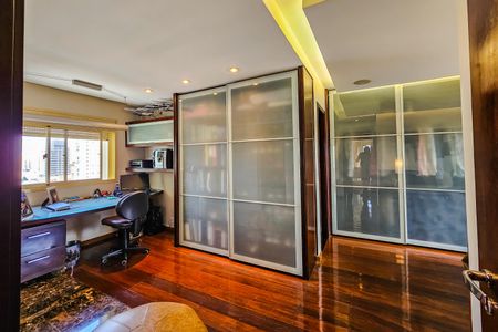 Apartamento à venda com 127m², 2 quartos e 3 vagasQuarto 2