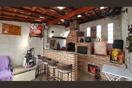 Casa à venda com 200m², 3 quartos e 2 vagasChurrasqueira