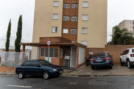 Apartamento para alugar com 55m², 2 quartos e 1 vaga Apartamento para alugar com 55m², 2 quartos e 1 vagaFachada