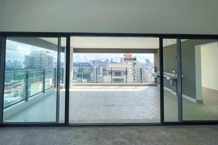 Apartamento à venda com 175m², 4 quartos e 2 vagas Apartamento à venda com 175m², 4 quartos e 2 vagasVaranda