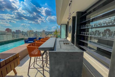 Apartamento à venda com 175m², 4 quartos e 2 vagas Apartamento à venda com 175m², 4 quartos e 2 vagasÁrea comum - Piscina