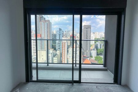 Apartamento à venda com 175m², 4 quartos e 2 vagas Apartamento à venda com 175m², 4 quartos e 2 vagasVaranda Suíte 2