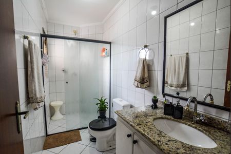 Apartamento à venda com 68m², 2 quartos e 2 vagasBanheiro da Suíte