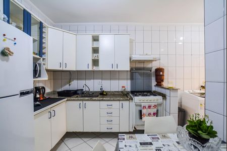Apartamento à venda com 68m², 2 quartos e 2 vagasCozinha e Área de Serviço