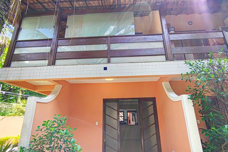 Casa de condomínio para alugar com 120m², 4 quartos e 1 vaga Casa de condomínio para alugar com 120m², 4 quartos e 1 vagafachada