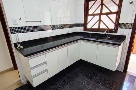 Casa de condomínio para alugar com 120m², 4 quartos e 1 vaga Casa de condomínio para alugar com 120m², 4 quartos e 1 vagacozinha