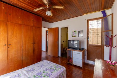 Casa à venda com 200m², 3 quartos e 2 vagasSuíte