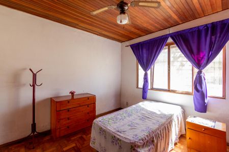 Casa à venda com 200m², 3 quartos e 2 vagasSuíte