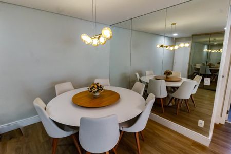 Apartamento para alugar com 75m², 2 quartos e 1 vaga Apartamento para alugar com 75m², 2 quartos e 1 vagaDetalhe Sala