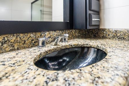 Apartamento à venda com 71m², 2 quartos e sem vagaBanheiro da Suíte