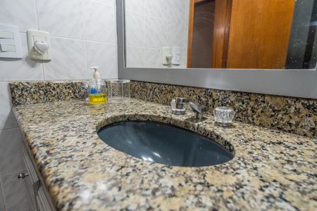 Apartamento à venda com 71m², 2 quartos e sem vagaBanheiro Social