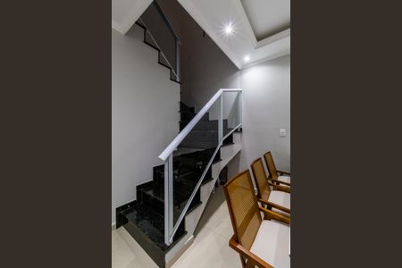 Casa à venda com 120m², 3 quartos e 2 vagas Casa à venda com 120m², 3 quartos e 2 vagasSala