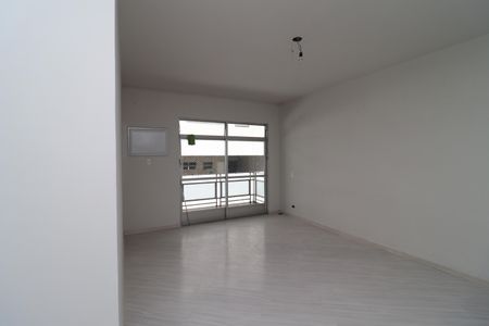 Apartamento para alugar com 111m², 3 quartos e 2 vagasSala